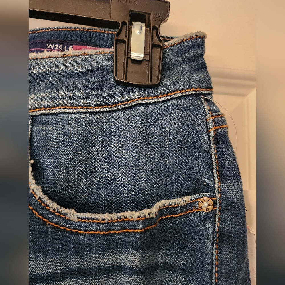 VIGOSS Marley Midrise Double Cuff Short - Distresses Dark wash size 26 - Picture 9 of 14